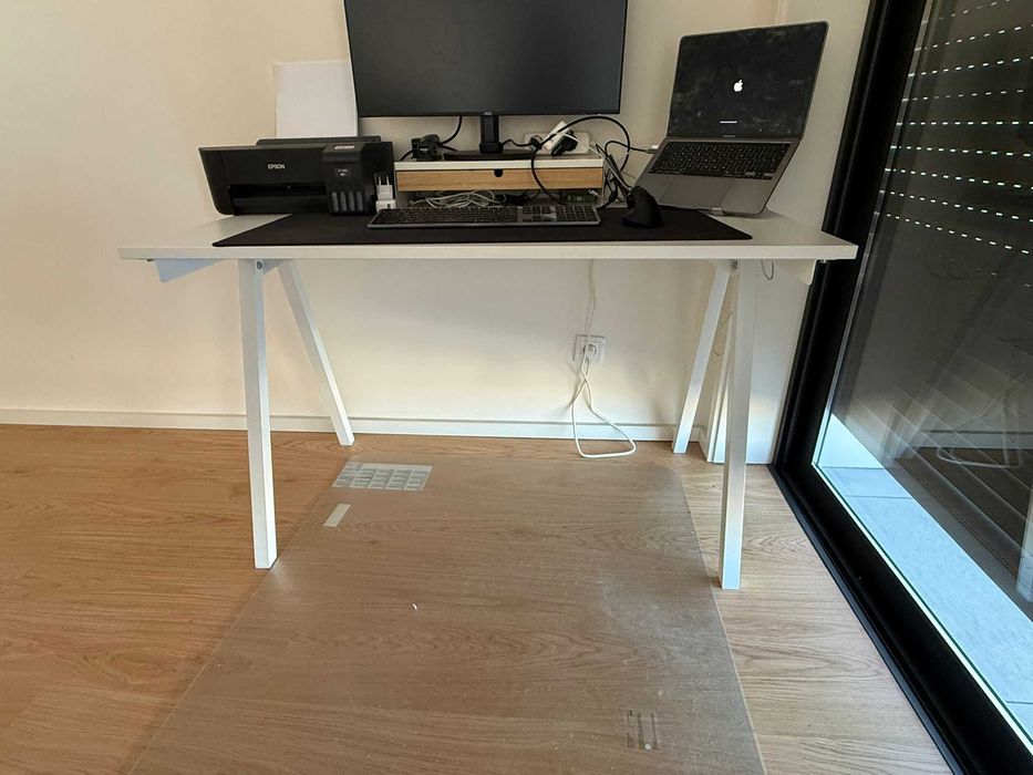 Secretária IKEA TROTTEN branca 120x70 cm