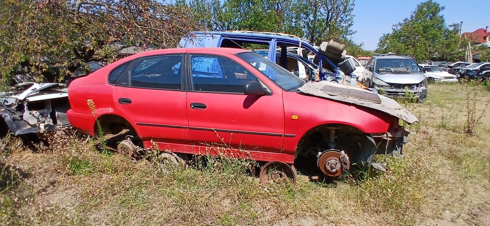 Toyota Corolla E110 по запчастям