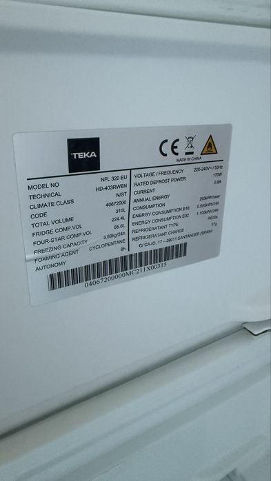 Frigorífico Combinado TEKA NoFrost 323L - NFL 320 EU