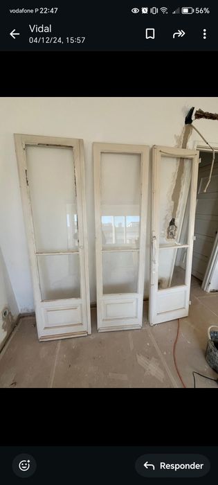 Portas de madeira maciça antigas