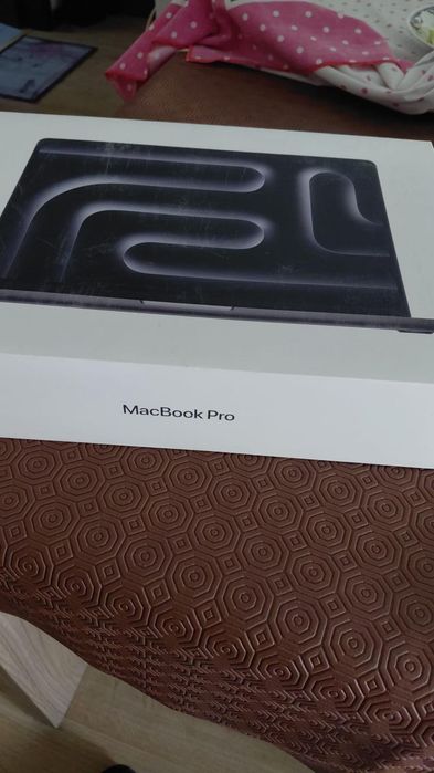 MacBook Pro 14" M3 Pro | 18GB RAM | 512GB SSD