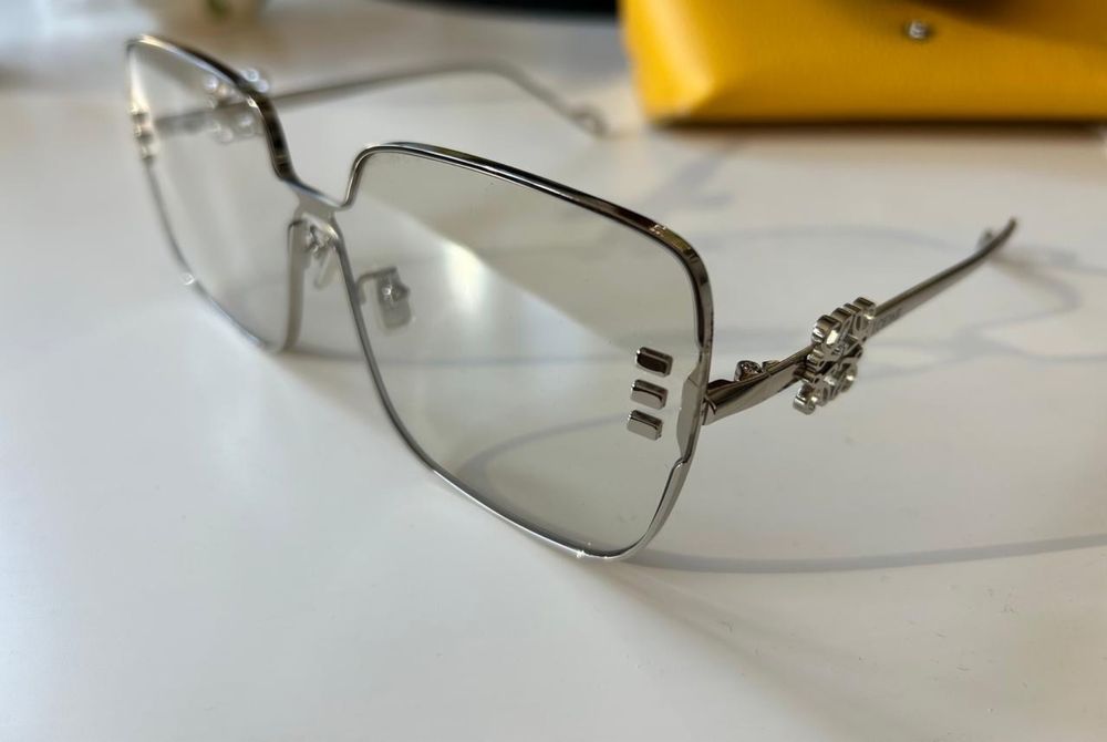 Окуляри Loewe сонцезахисні