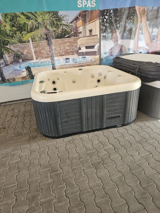 Jacuzzi jakuzi spa ogrodowe taras całoroczne gecko