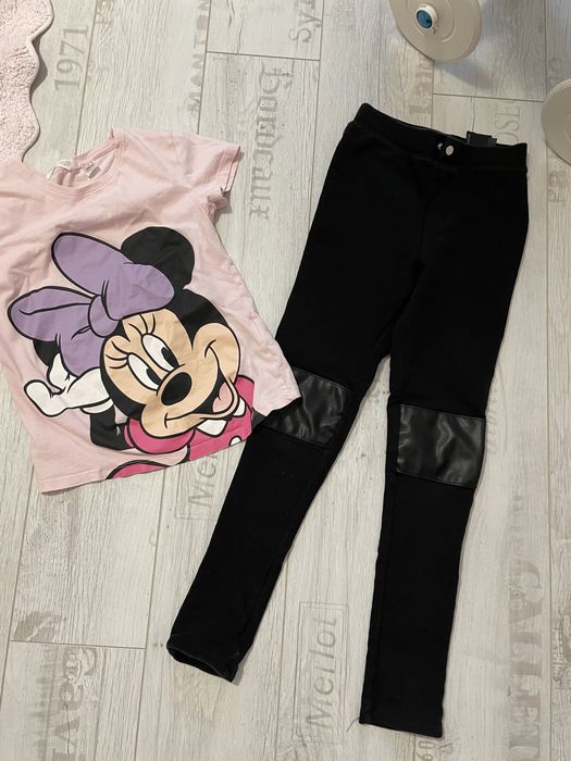 Spodnie czarne leginsy skora koszulka minnie Disney zara h&m zestaw
