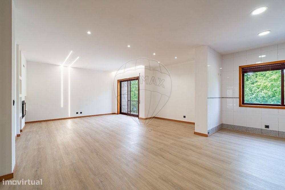 Apartamento T2 para venda — S. João Da Madeira, Aveiro