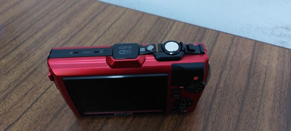 Máquina Fotográfica OLYMPUS TG-3