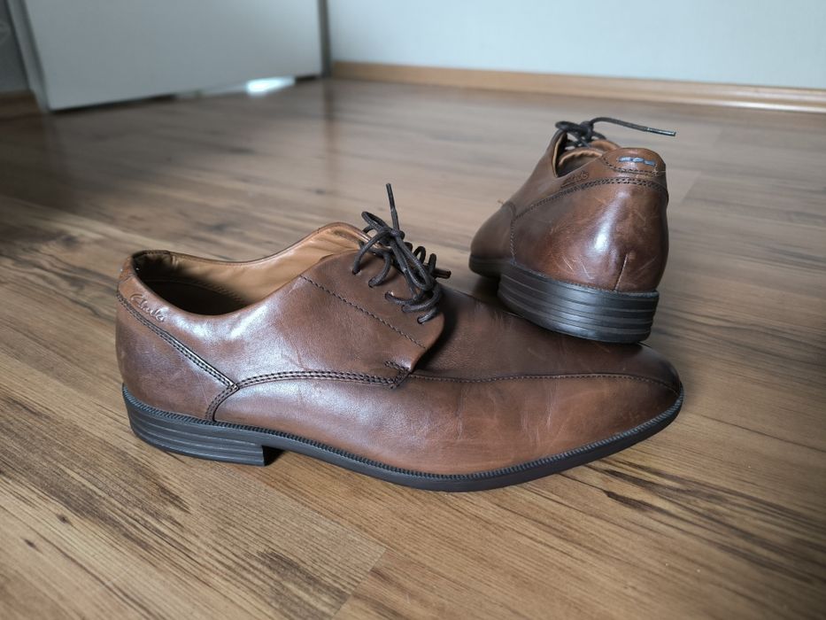Clarks buty męskie klasyczne brązowe eleganckie 41.5 EU