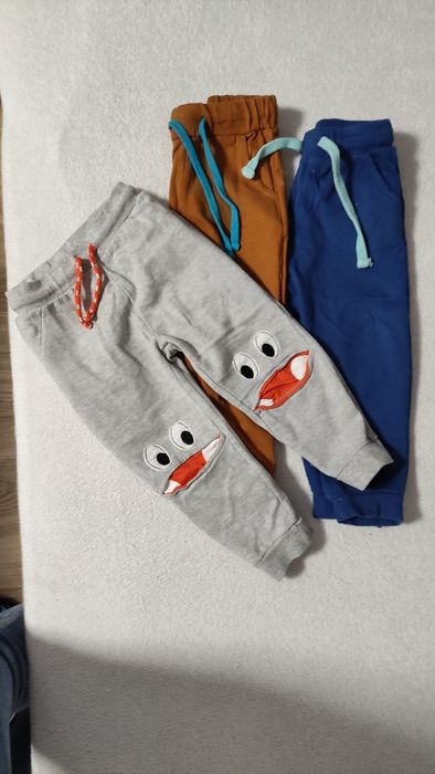 Okazja.Zestaw spodni dresowych roz.92