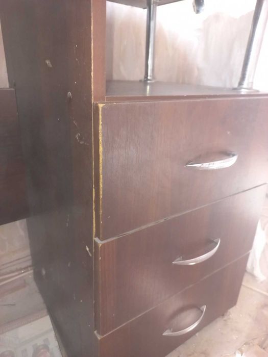 Стіл комп'ютерний