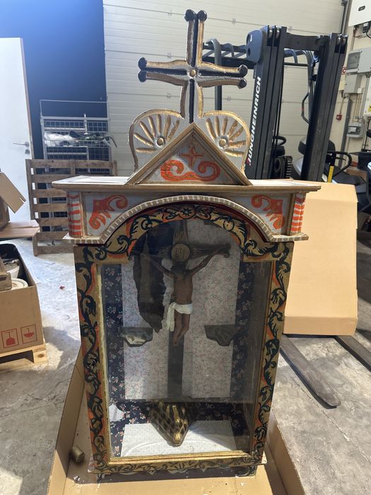 Oratorio Antigo em Madeira