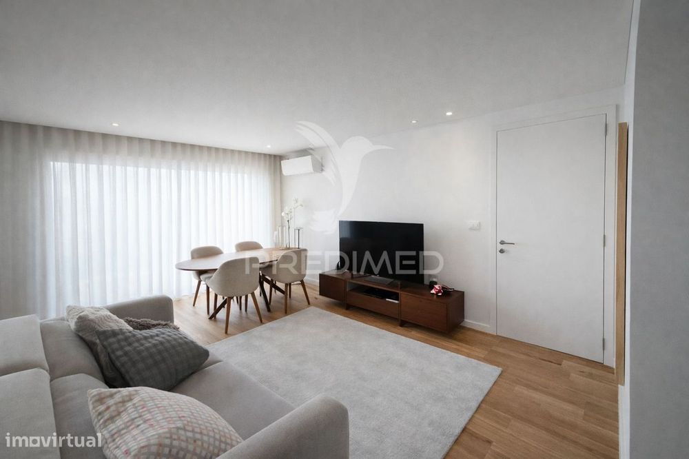 Vende-se Apartamento T2 Vila Nova de Gaia — Oliveira do Douro, Porto