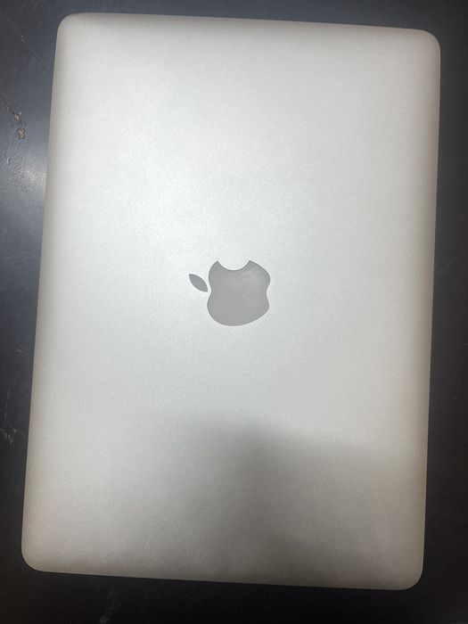 Продам MacBook Air 2015 року