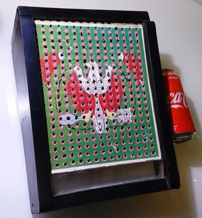 Antiga Maquina Furos de Balcão em Madeira ~ Chocolates/Brindes Anos 70