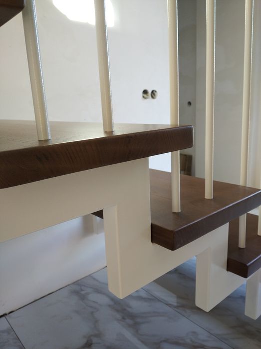 Сходи на металевому каркасі перила нержавіка ковка стекло дерево метал