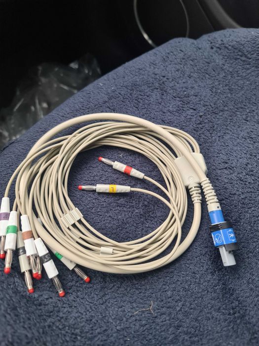 Kable przewody prawdopodobnie do EKG
