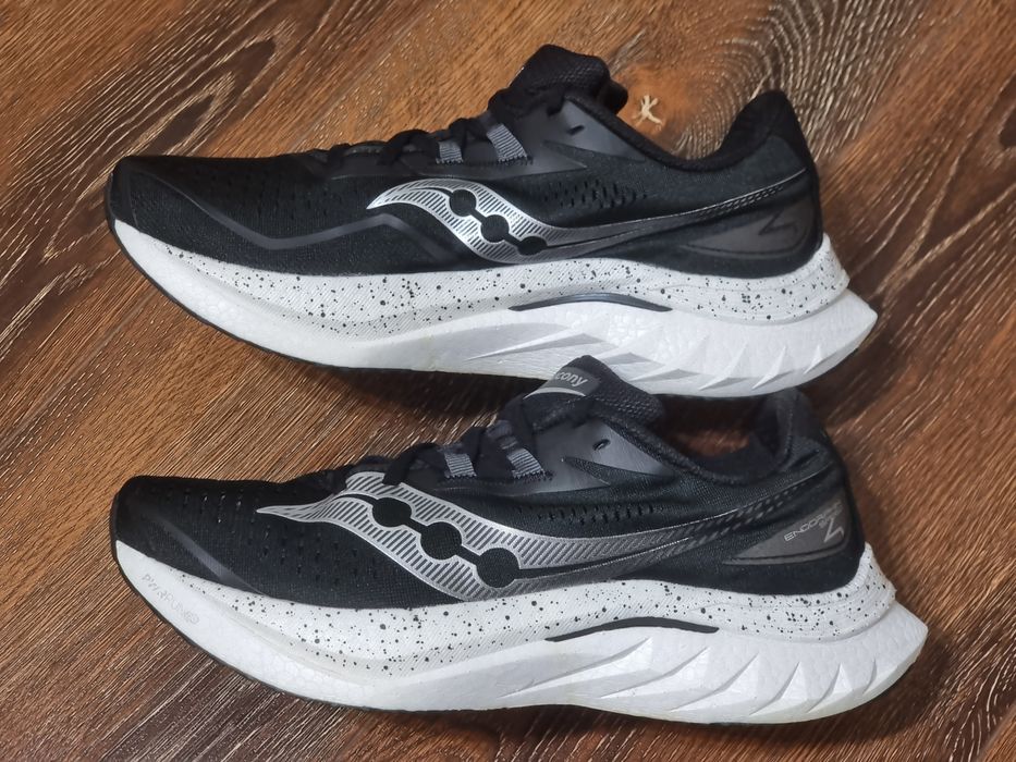 Оригінал 100% чоловічі кросівки Saucony Endorphin speed 4  EUR  43