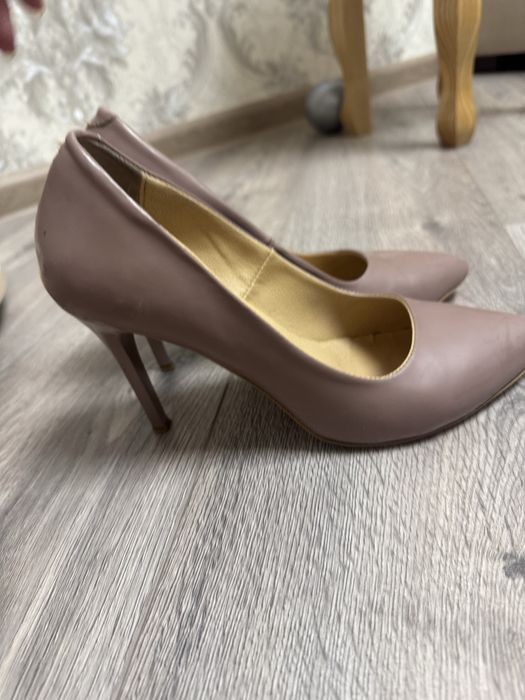 Туфлі лодочки каблук