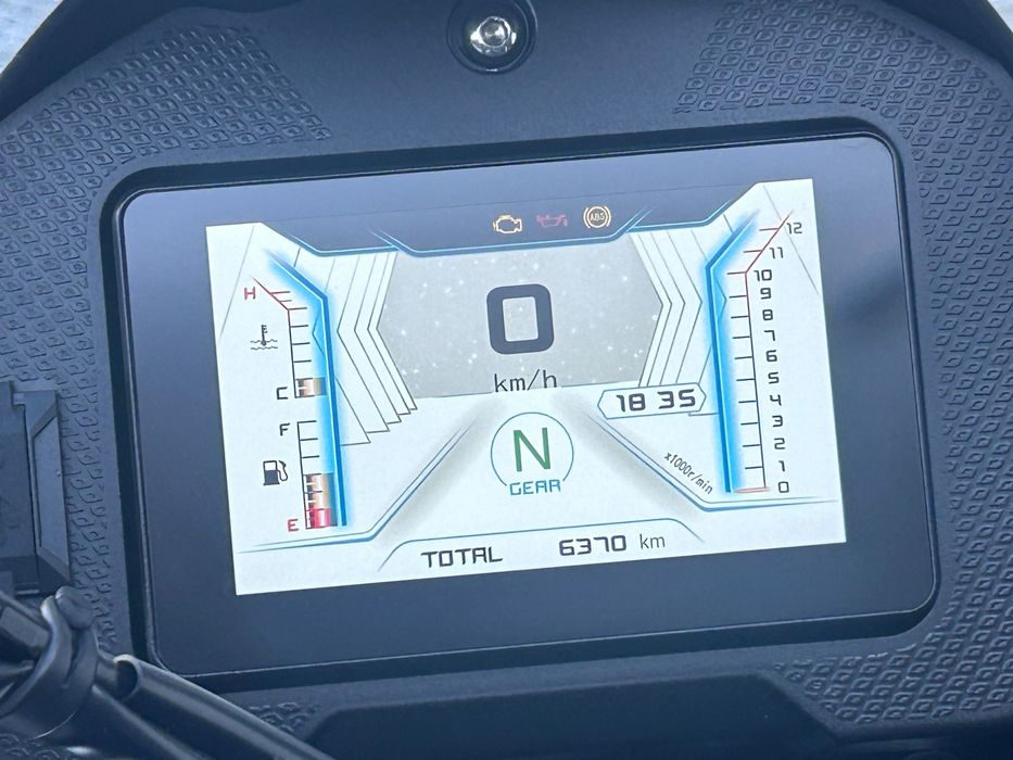 Mota Qj srt 700 x