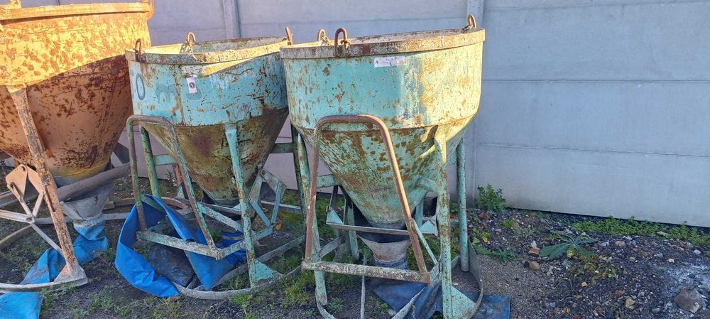 Lej leje do betonu cement dzwig 500 do 2000 litrów kontenery HDS dzwig