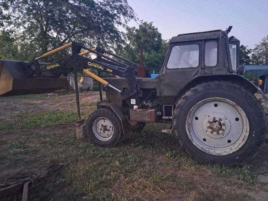 МТЗ-80 З фронтальним навантажувачем КУН