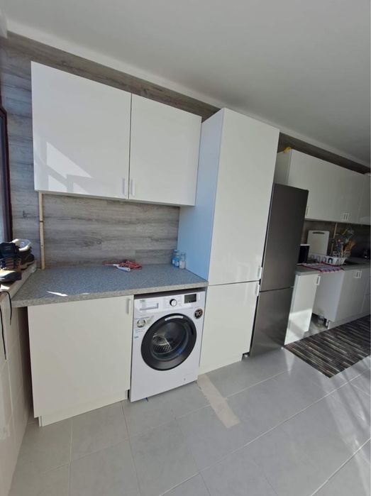 Quarto suite mobilado com varanda
