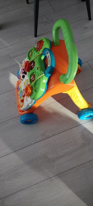 Pchacz/ jeździk Vtech do nauki chodzenia