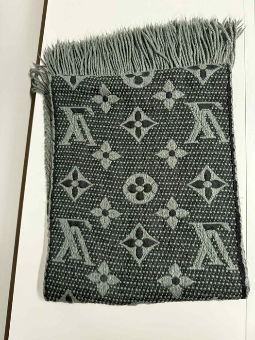 Szalik Louis Vuitton