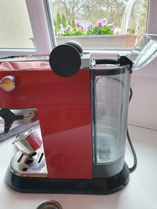 Ekspres do kawy kolbowy DeLonghi