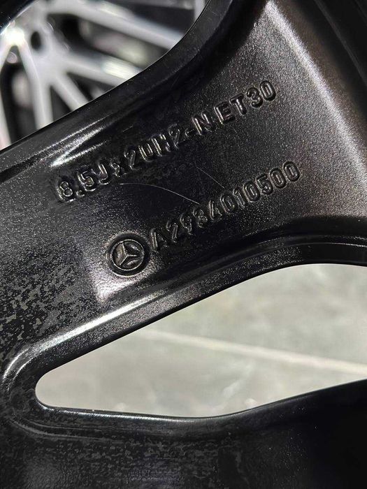 ОРИГІНАЛЬНІ різноширокі диски R20 для MERCEDES EQC