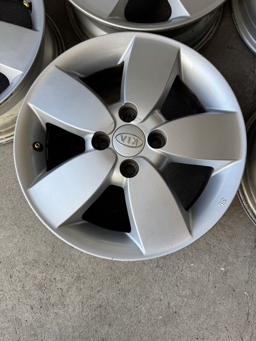 Felgi aluminiowe KIA 15x5.5J ET 46