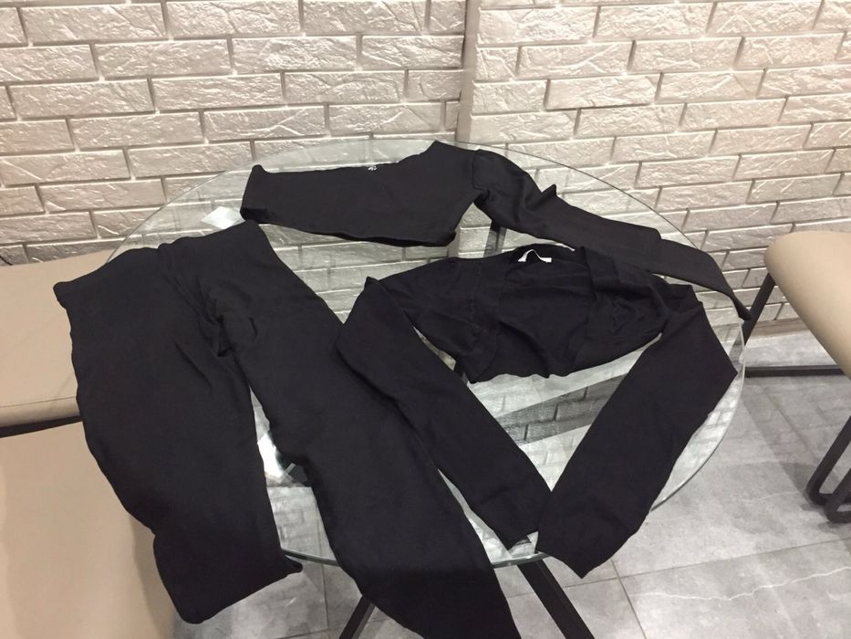 Костюм для фитнеса (тройка). (Размер XS-S). (Новый)