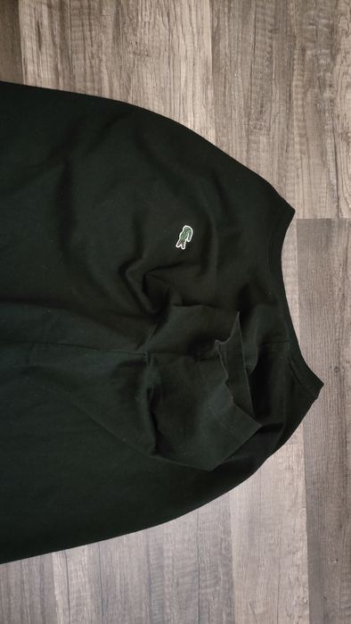 klasyczny,prosty,czarny t-shirt LACOSTE jak nowy