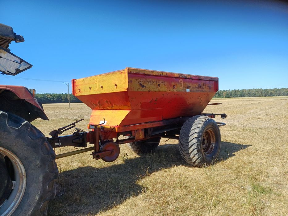 Rozsiewacz wapna bredal b52A rcw