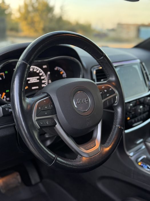 Продам JEEP Grand Cherokee 3.6 2021