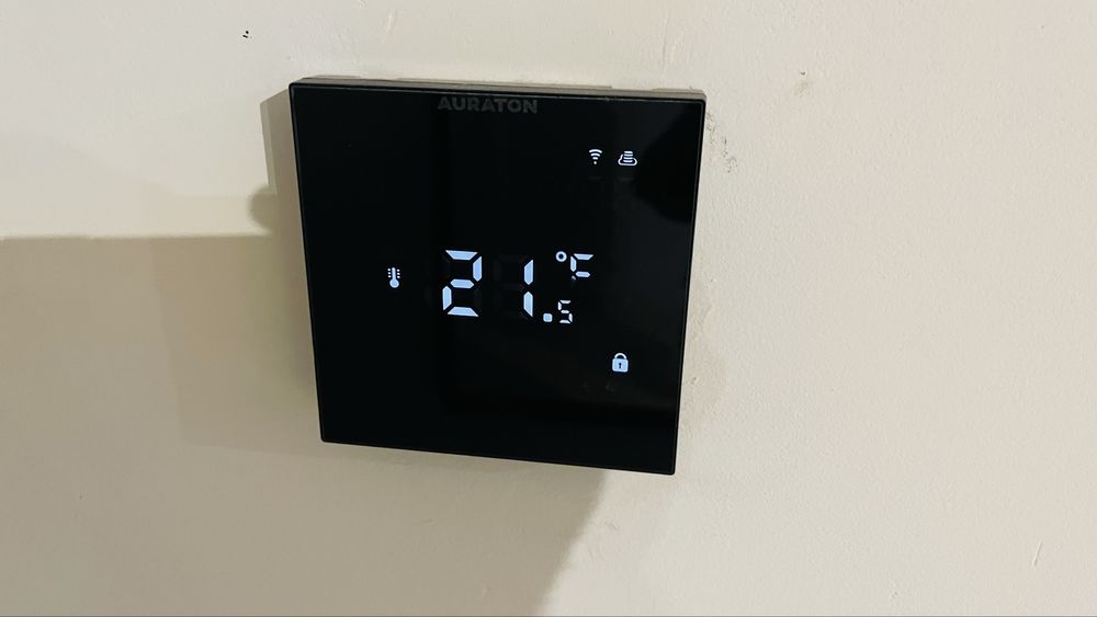 Termostat przewodowy z Wi-Fi tuya auraton 2YA