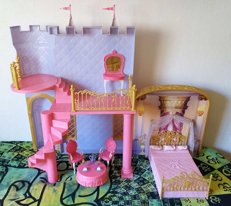Castelo da Barbie em as 12 Princesas Bailarinas (2006)