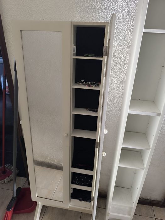 Armário porta jóias