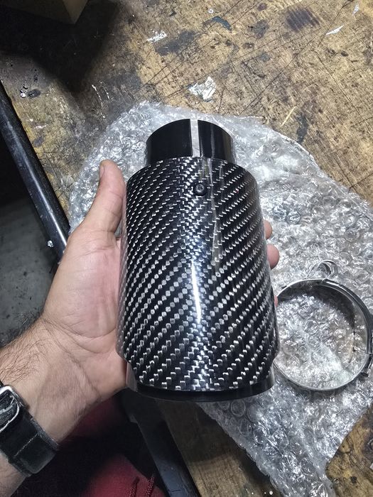 Ponteira de escape em carbono