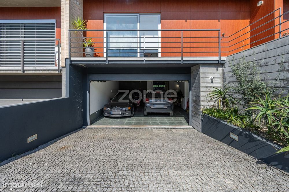 Moradia T4 | 345 m2 Área Bruta | Garagem | Logradouro | Fraião - Br...