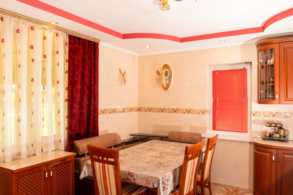 Будинок-шале в гірському с.Космач.Продаж-обмін..