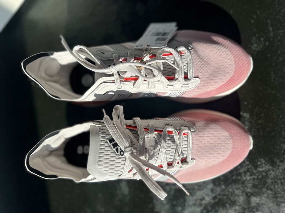Кросовки Adidas AVRYN