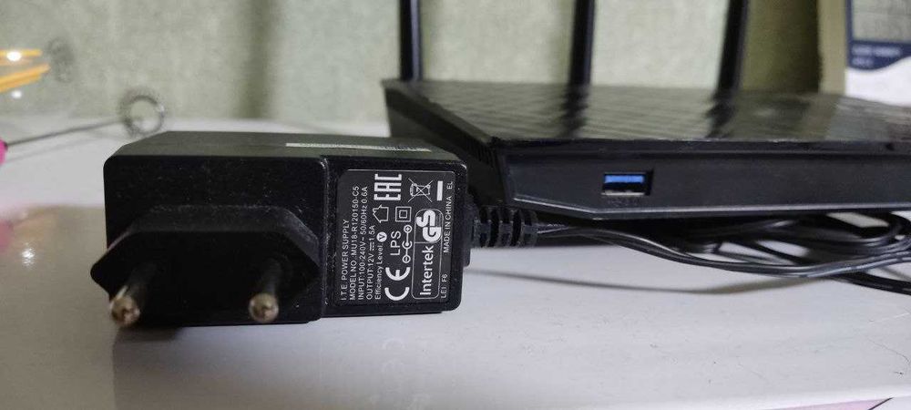 Роутер ASUS RT-N18U 3*Lan 1000 Mbps, USB print or 3G/4G, 3 антени