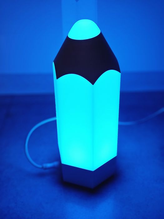 Lampka nocna na biurko Ikea