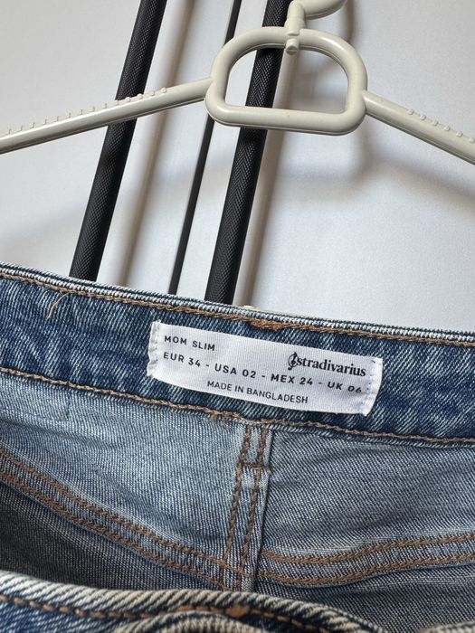 Spodenki jeansowe jeans mom fit za 34 stradivarius