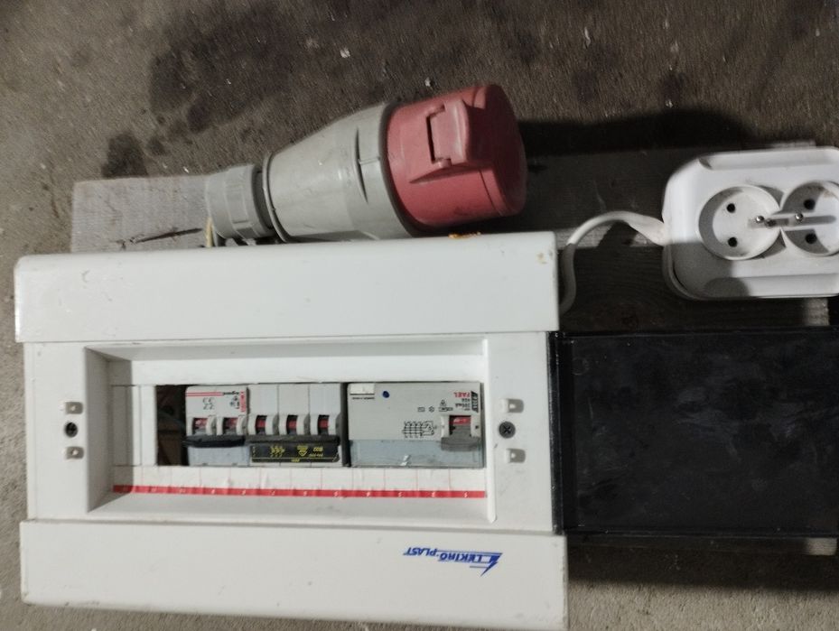 Rozdzielnia elektryczna ,budowlana 230/400 V