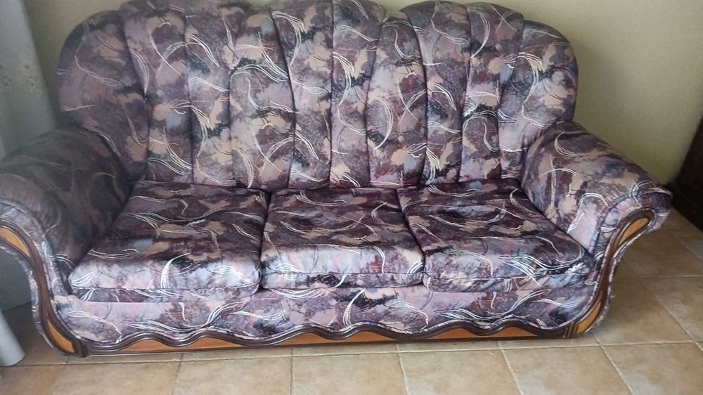 Móveis antigos de madeira de alta qualidade