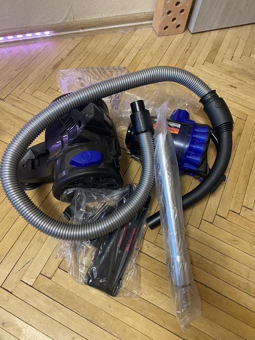 Пилосос BOSCH з фільтром що миється. Ніяких мішків