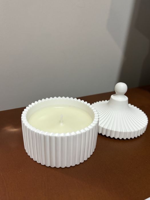 Faço peças em gesso e velas, tudo aromático