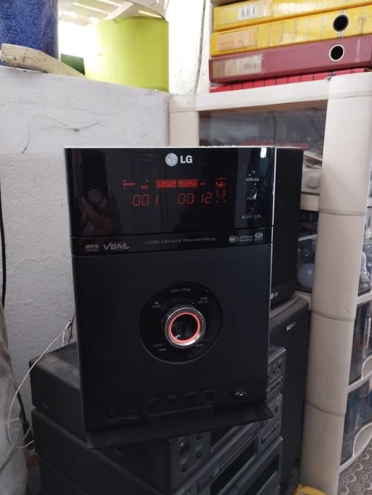 Mini aparelhagem LG impecável