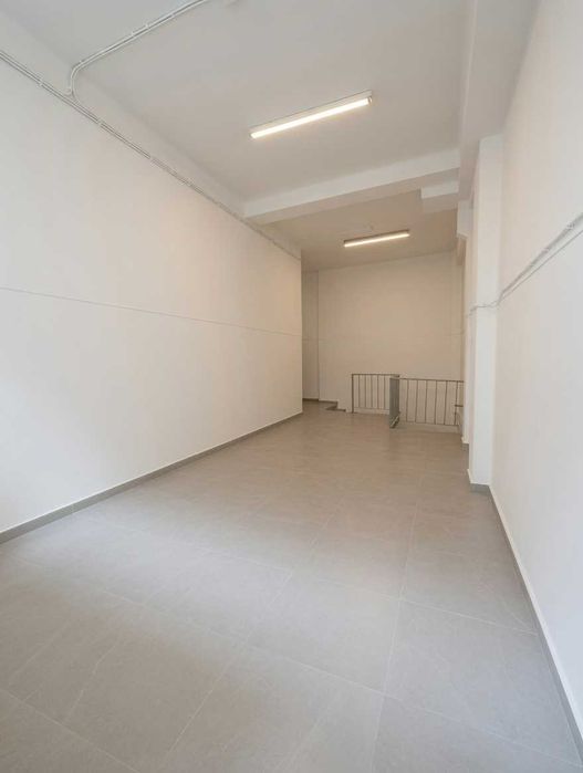 Armazém de 390 m² em São Sebastião da Pedreira, Lisboa